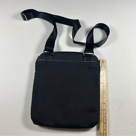 Men’s Tumi Black Arrive Mccarren Crossbody Bag Nylon Leather Zip-Top MSRP $349 - Picture 2 of 7